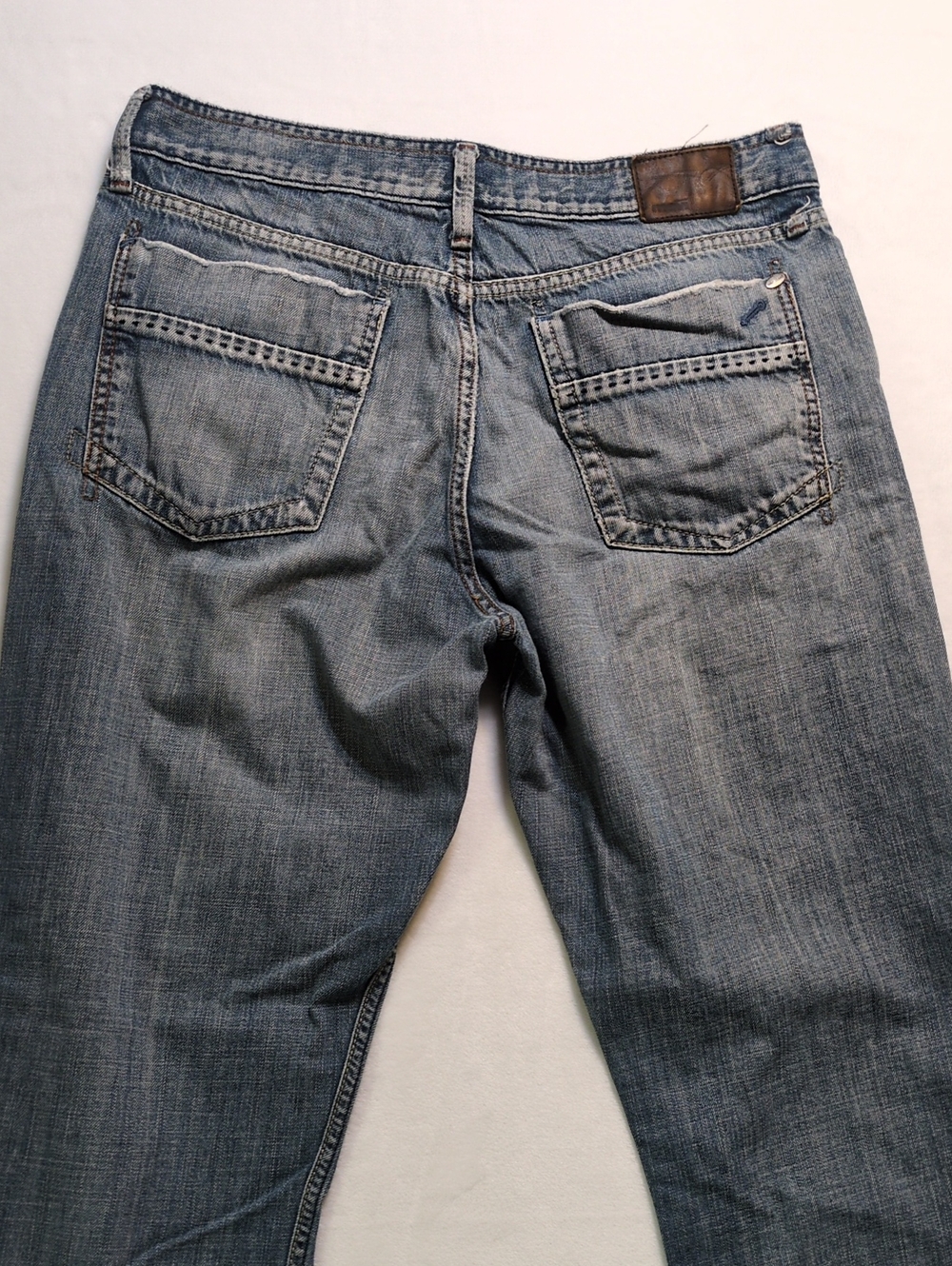 Mavi Jeans Mens Matt 337 Bootcut Jeans Medium Wash Denim Distress Flaw Read